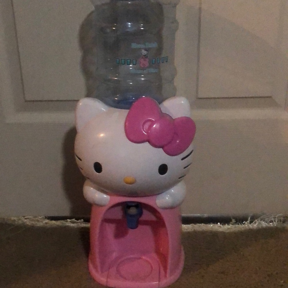 64 ounce hello kitty working water dispenser